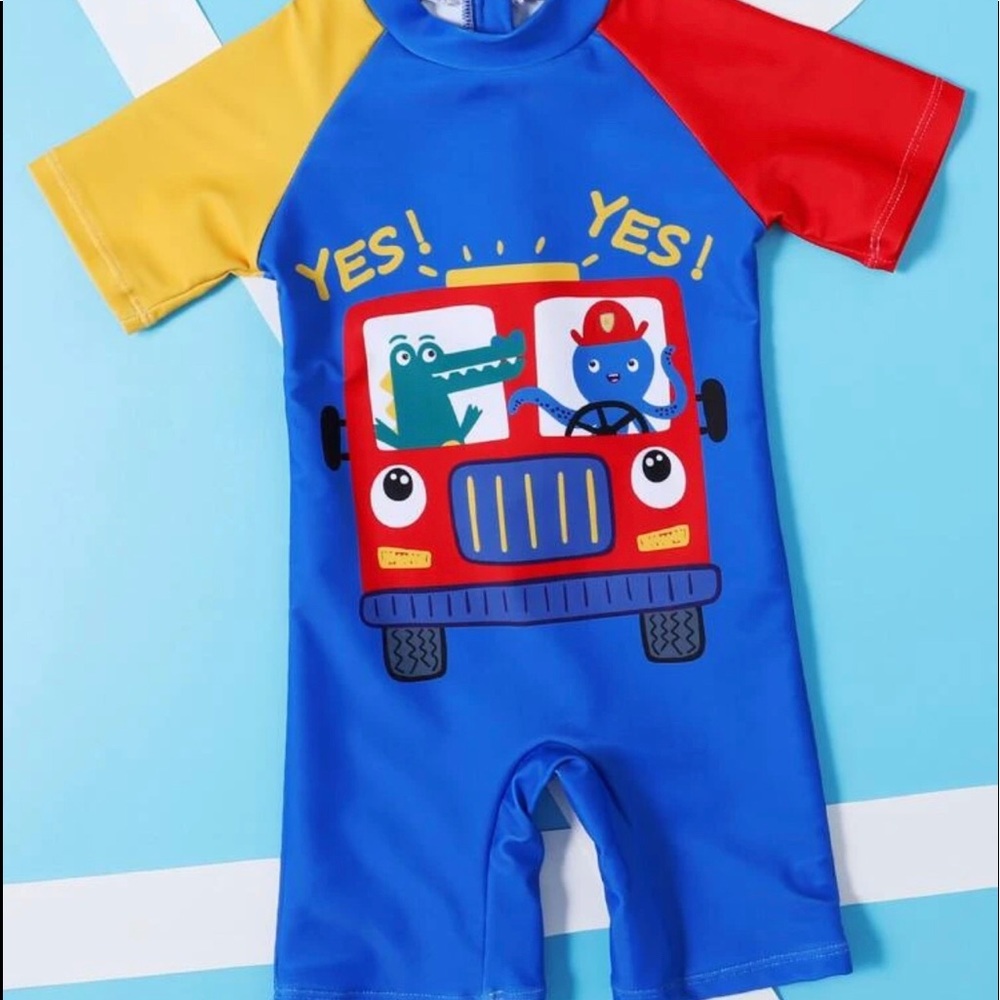 Size 2T Boys cartoon 🚘 one piece rashguard swim